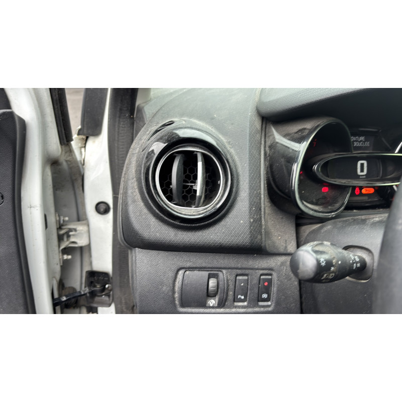 Pare boue arriere gauche RENAULT CLIO 4 Photo n°20