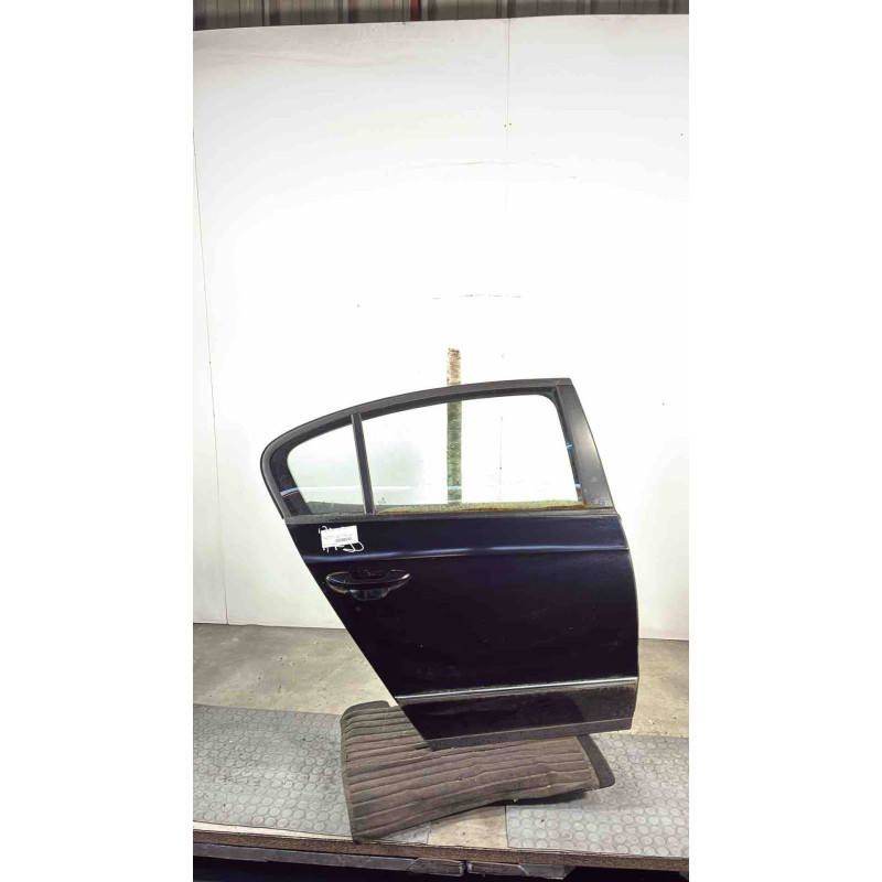 Porte arriere droit VOLKSWAGEN PASSAT 5 Photo n°1