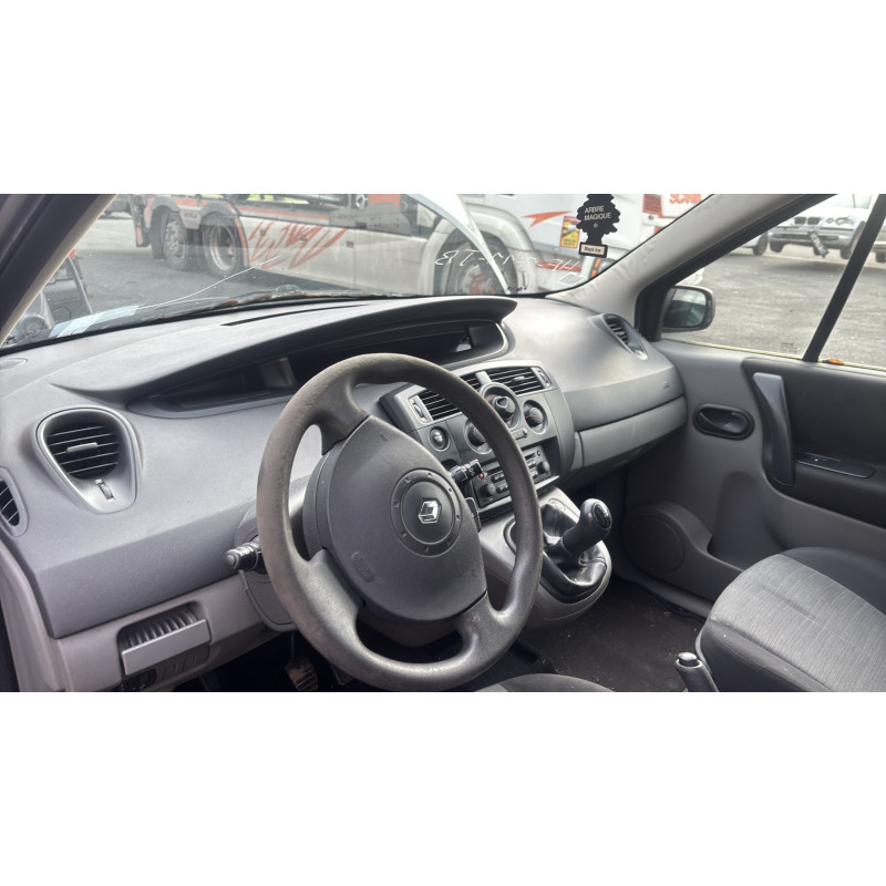 Malle/Hayon arriere RENAULT SCENIC 2 Photo n°18