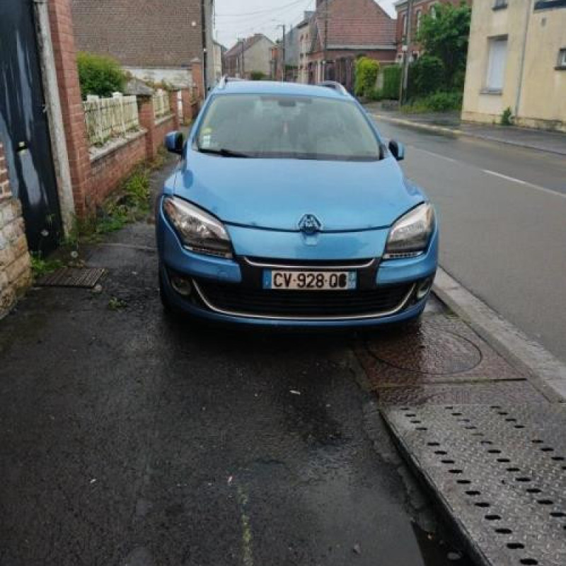 Pare choc arriere RENAULT MEGANE 3 Photo n°7