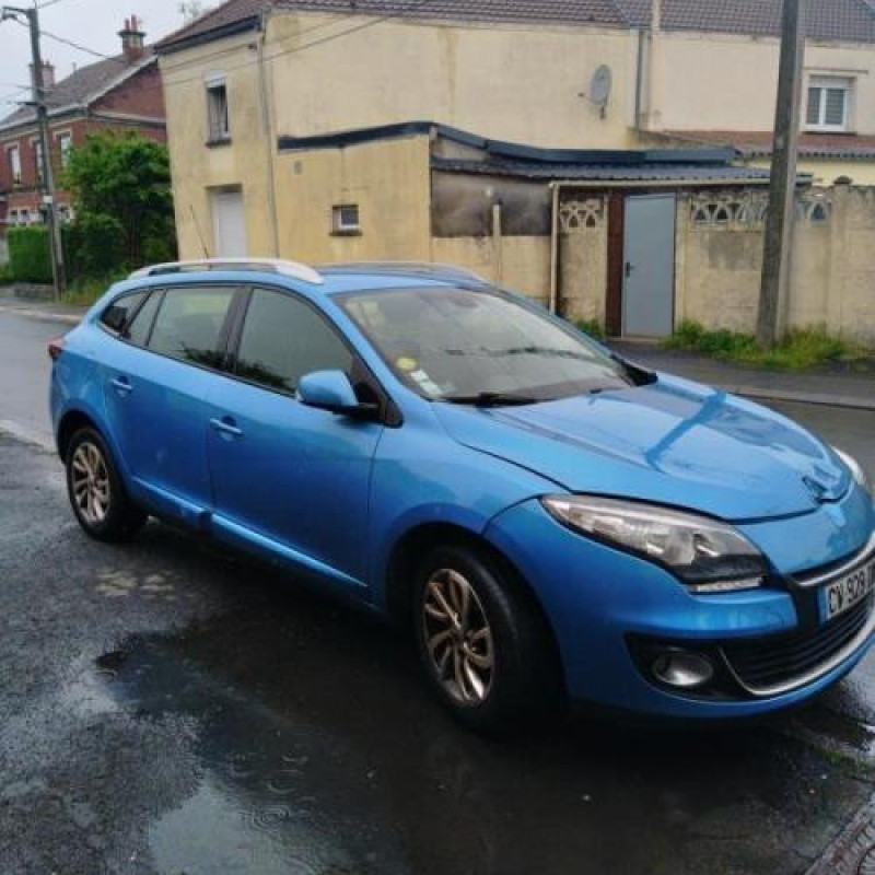 Pare choc arriere RENAULT MEGANE 3 Photo n°8