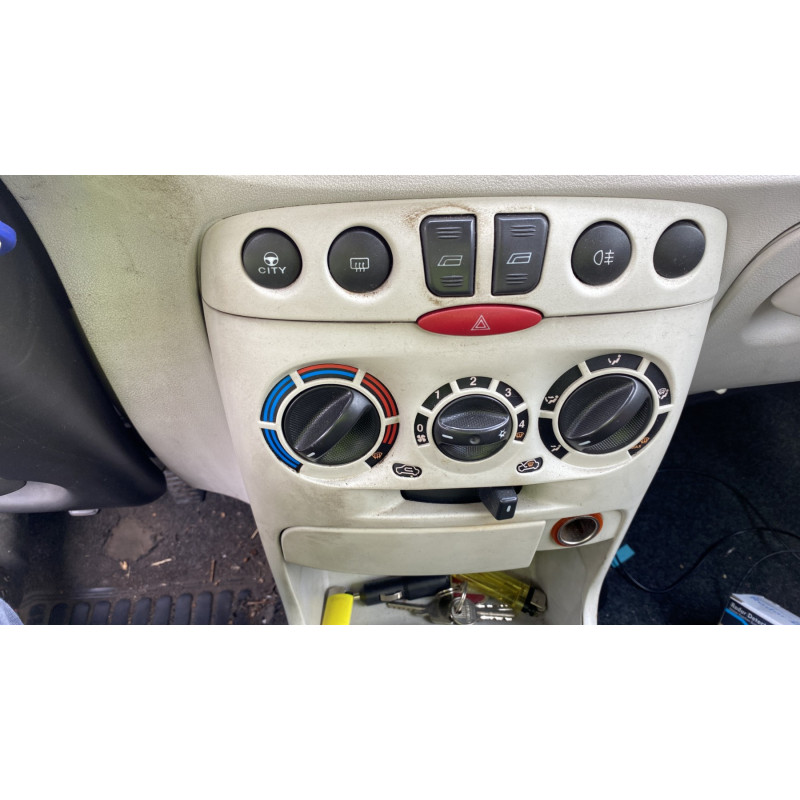 Leve vitre electrique avant droit FIAT PUNTO 2 Photo n°19