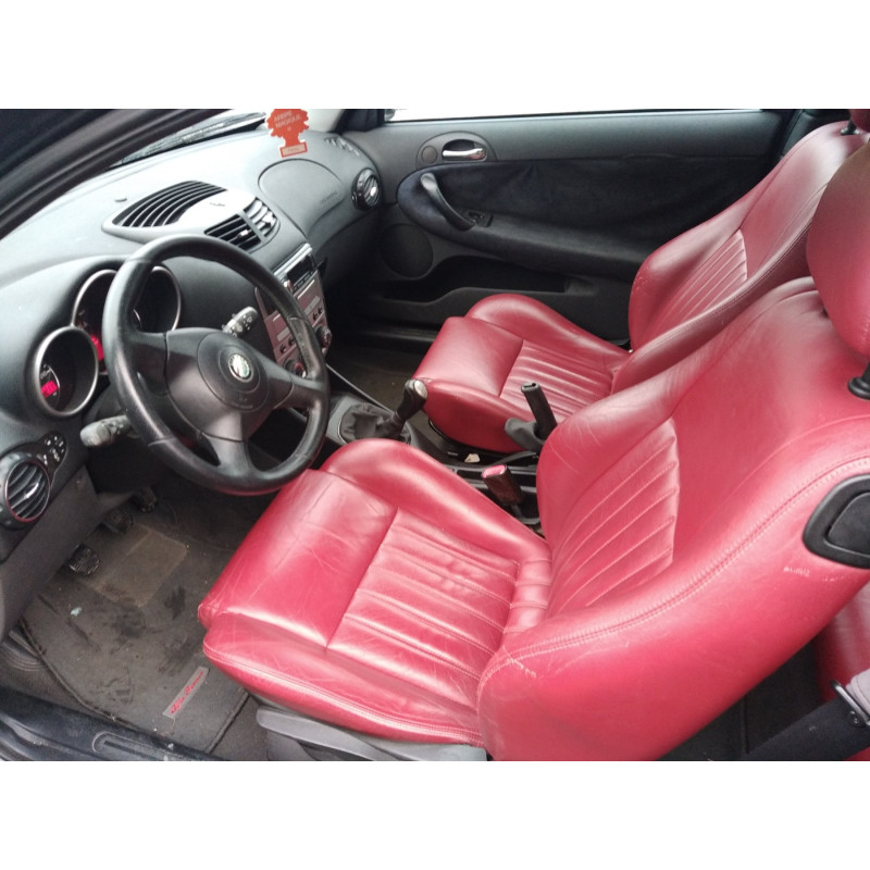 Feu arriere secondaire gauche (feux) ALFA ROMEO 147 Photo n°8