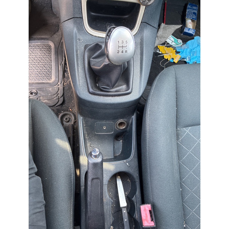 FORD FIESTA 6 PHASE 1 1.4 TDCI - 8V TURBO Photo n°8