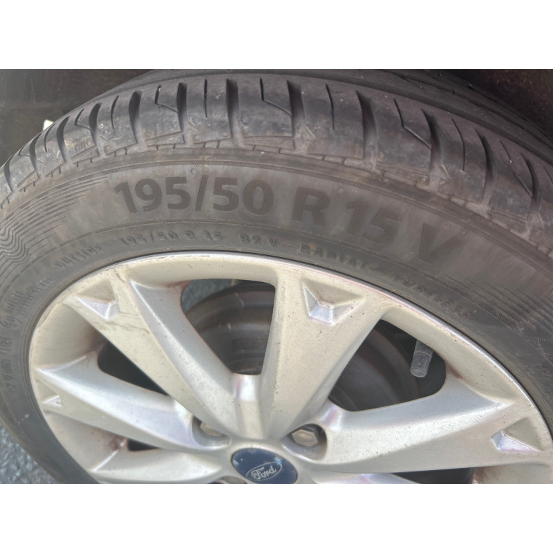 FORD FIESTA 6 PHASE 1 1.4 TDCI - 8V TURBO Photo n°21