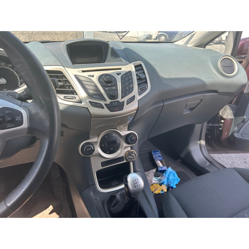 FORD FIESTA 6 PHASE 1 1.4 TDCI - 8V TURBO Photo n°24