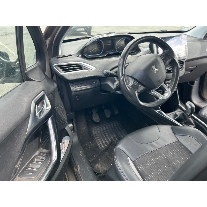 PEUGEOT 2008 1 PHASE 1 1.2 VTI - 12V Photo n°9