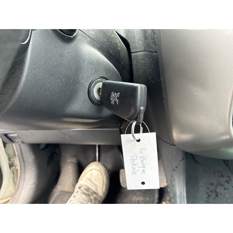 PEUGEOT 108 1.0 VTI - 12V Photo n°2