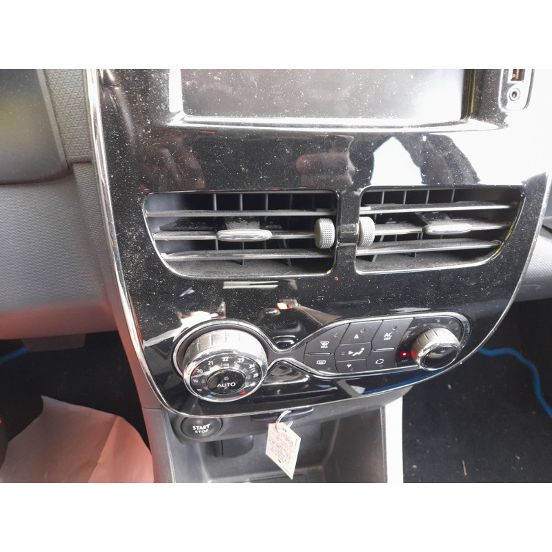RENAULT CLIO 4 PHASE 1 BREAK 1.2i - 16V TURBO TCE 120 Photo n°7