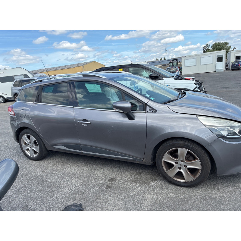 RENAULT CLIO 4 PHASE 1 BREAK 1.2i - 16V TURBO TCE 120 Photo n°12