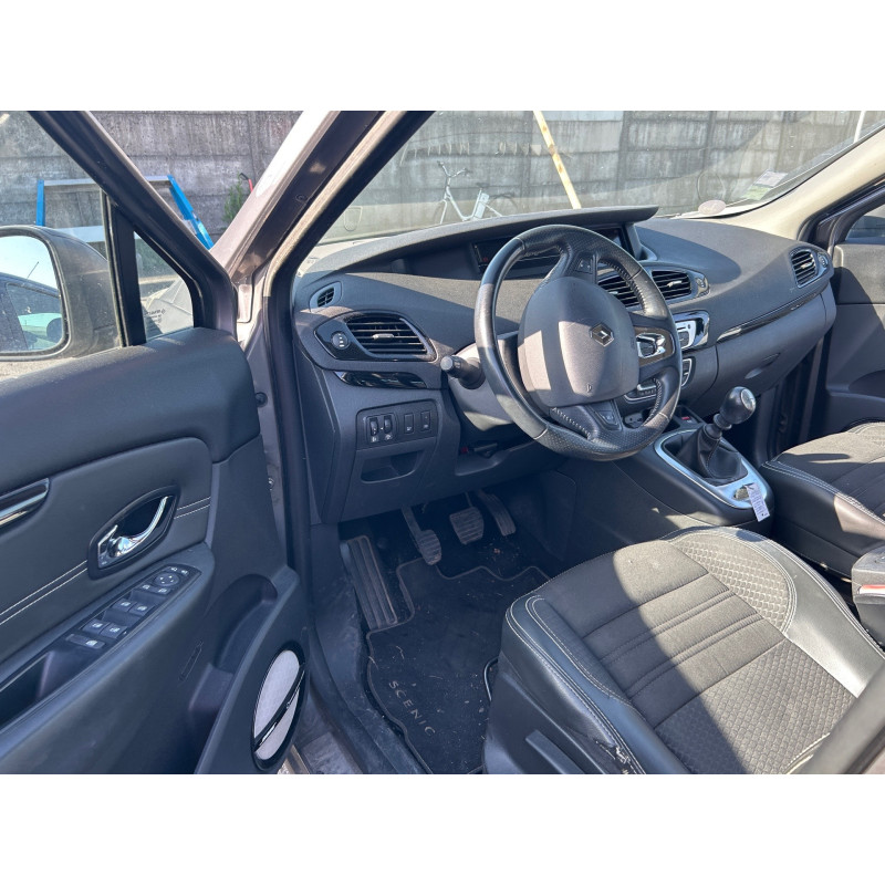RENAULT GRAND SCENIC 3 PHASE 3 1.2i - 16V TURBO TCE 130 Photo n°19