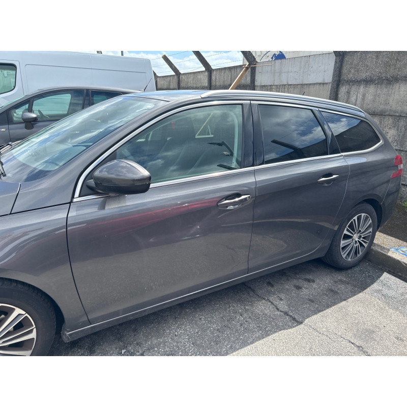 PEUGEOT 308 2 SW PHASE 2 BREAK 1.5 BLUE HDI - 16V TURBO Photo n°9