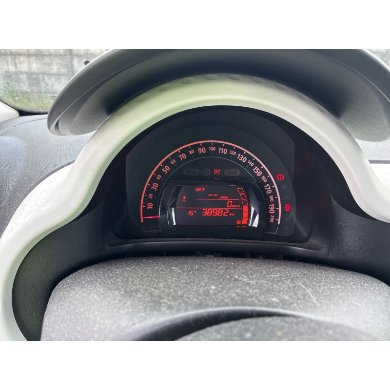 RENAULT TWINGO 3 PHASE 1 1.0i - 12V SCE 65 Photo n°11