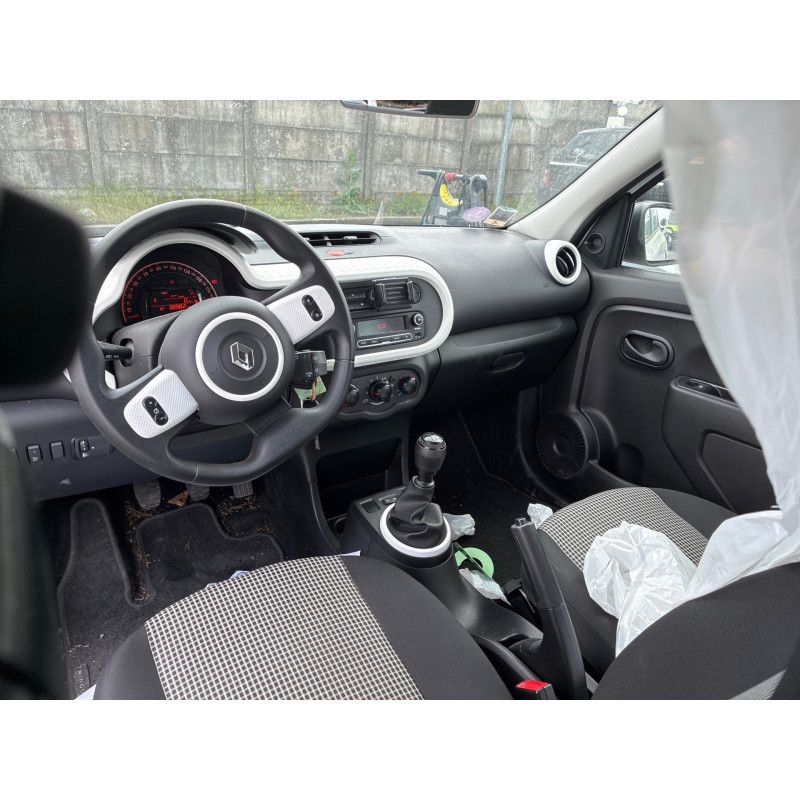 RENAULT TWINGO 3 PHASE 1 1.0i - 12V SCE 65 Photo n°12