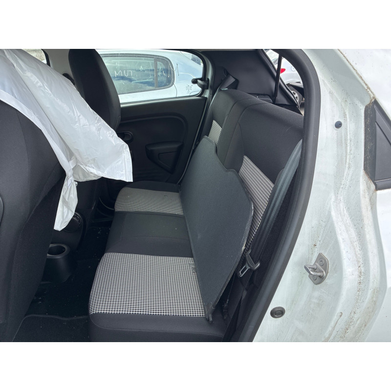 RENAULT TWINGO 3 PHASE 1 1.0i - 12V SCE 65 Photo n°14