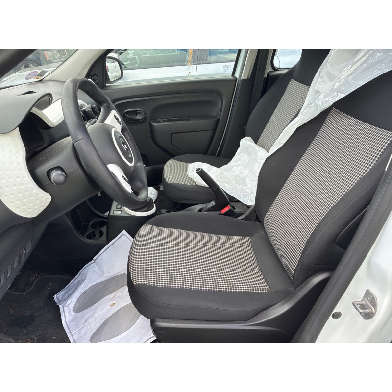 RENAULT TWINGO 3 PHASE 1 1.0i - 12V SCE 65 Photo n°16
