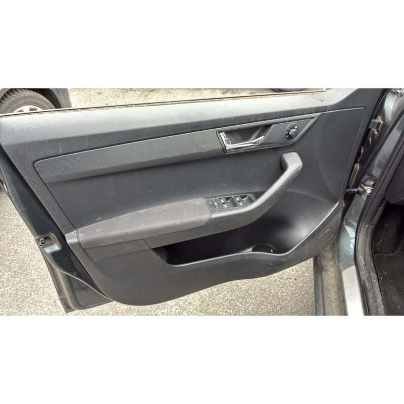 SKODA FABIA 3 PHASE 2 BREAK 1.0 TSI - 12V TURBO Photo n°9