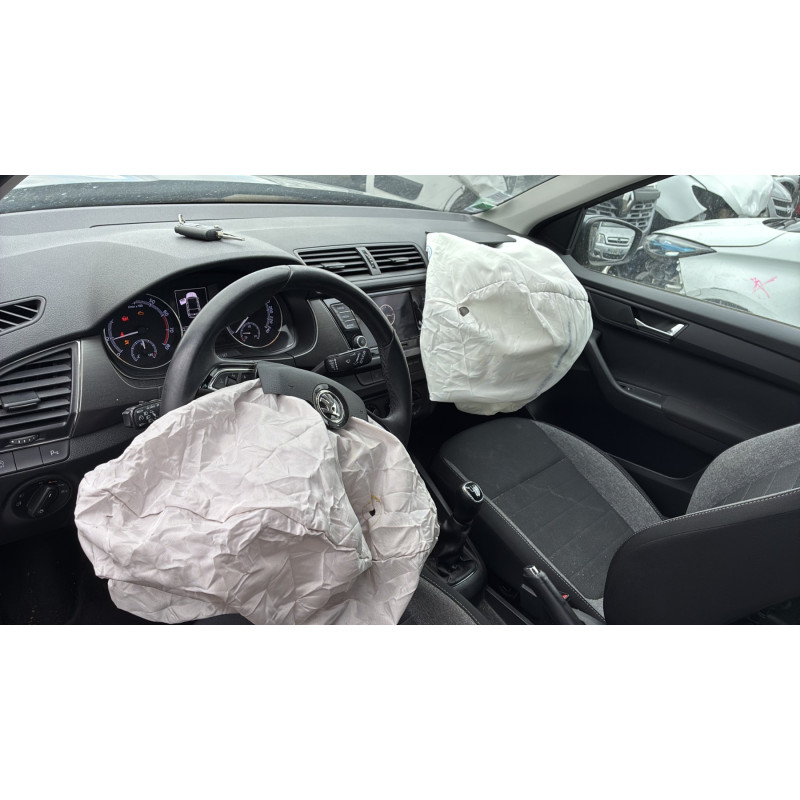 SKODA FABIA 3 PHASE 2 BREAK 1.0 TSI - 12V TURBO Photo n°12