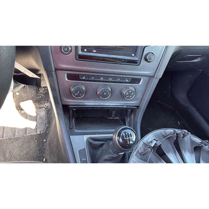 VOLKSWAGEN GOLF 7 PHASE 1 1.6 TDI - 16V TURBO Photo n°29