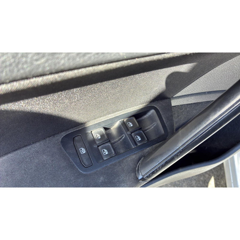 VOLKSWAGEN GOLF 7 PHASE 1 1.6 TDI - 16V TURBO Photo n°35