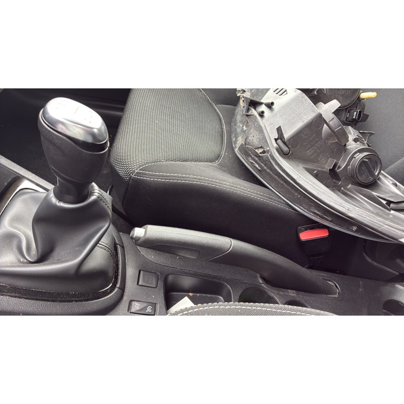 RENAULT CLIO 4 PHASE 2 BREAK 0.9i - 12V TURBO TCE 90 Photo n°19