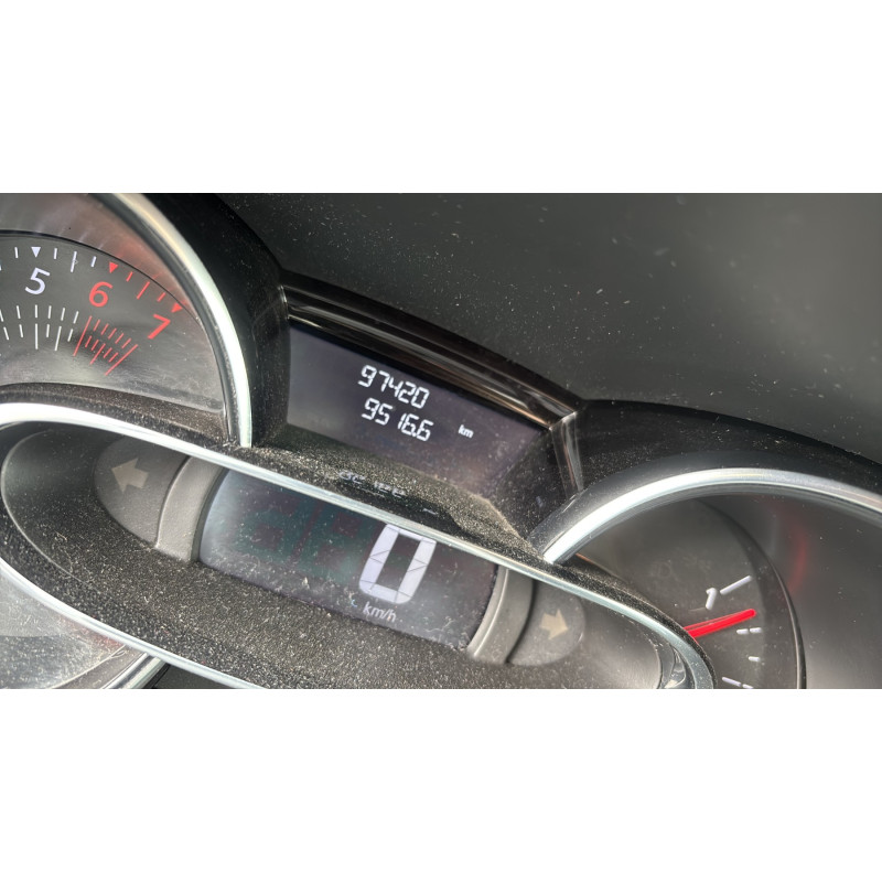 RENAULT CLIO 4 PHASE 2 0.9i - 12V TURBO TCE 90 Photo n°17