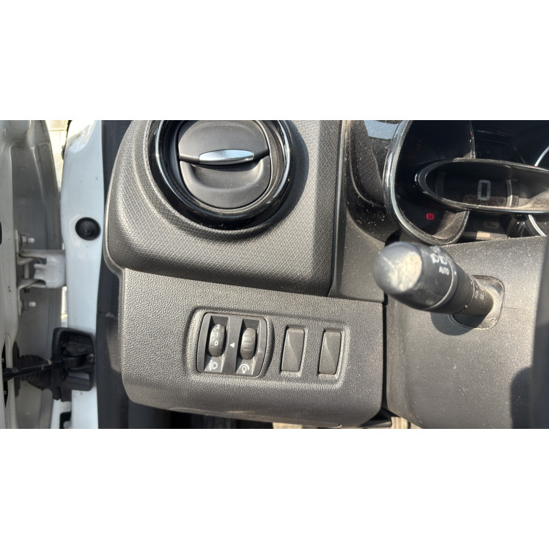 RENAULT CLIO 4 PHASE 2 0.9i - 12V TURBO TCE 90 Photo n°14