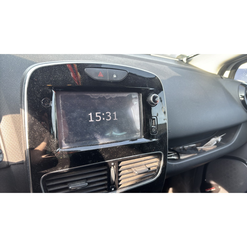 RENAULT CLIO 4 PHASE 2 0.9i - 12V TURBO TCE 90 Photo n°17