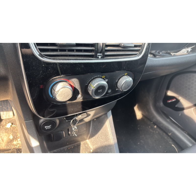RENAULT CLIO 4 PHASE 2 0.9i - 12V TURBO TCE 90 Photo n°18