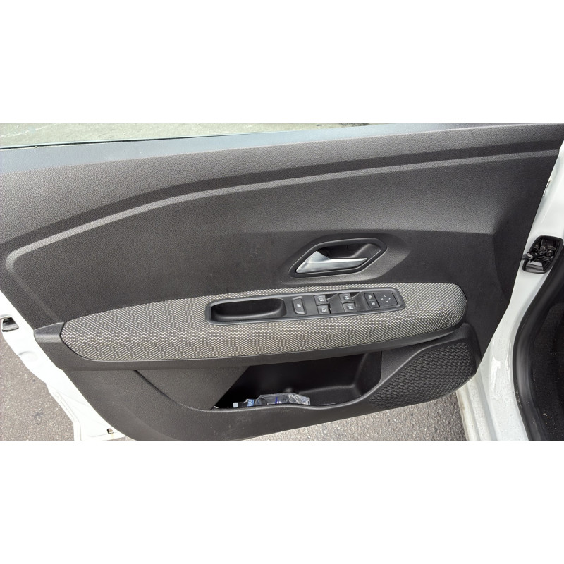 DACIA SANDERO 3 1.0i - 12V TURBO TCE 90 Photo n°22