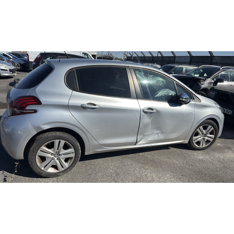 PEUGEOT 208 1 PHASE 2 1.6 BLUE HDI - 8V TURBO Photo n°6