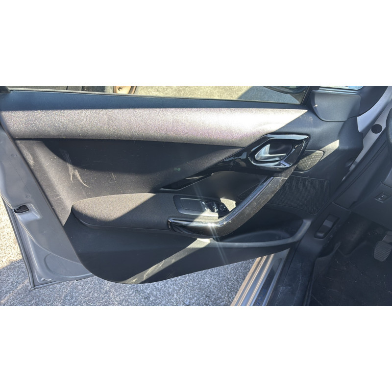 PEUGEOT 208 1 PHASE 2 1.6 BLUE HDI - 8V TURBO Photo n°9