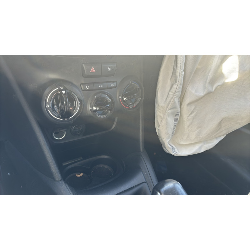 PEUGEOT 208 1 PHASE 2 1.6 BLUE HDI - 8V TURBO Photo n°16