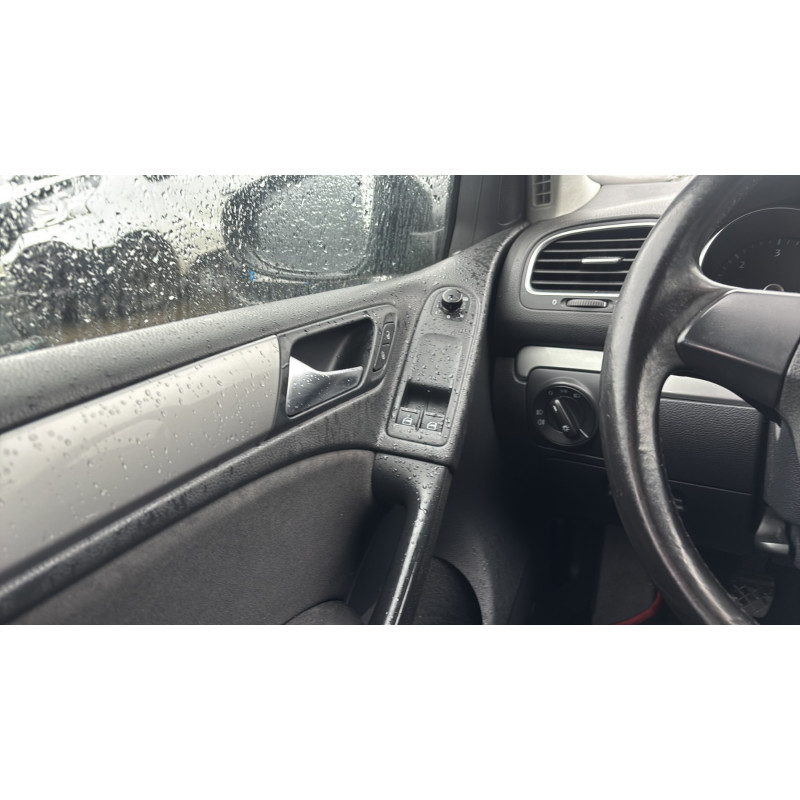 VOLKSWAGEN GOLF 6 1.6 TDI - 16V TURBO Photo n°12