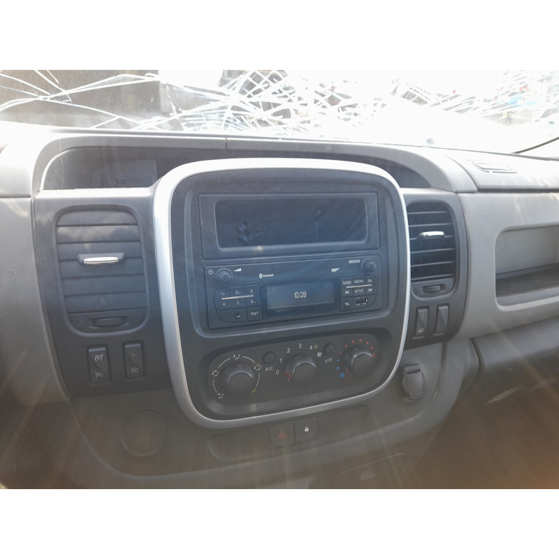 RENAULT TRAFIC 3 COURT PHASE 1 1.6 DCI - 16V TURBO Photo n°8