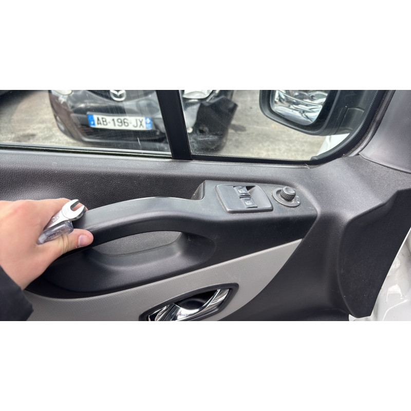 RENAULT TRAFIC 3 COURT PHASE 1 1.6 DCI - 16V TURBO Photo n°20