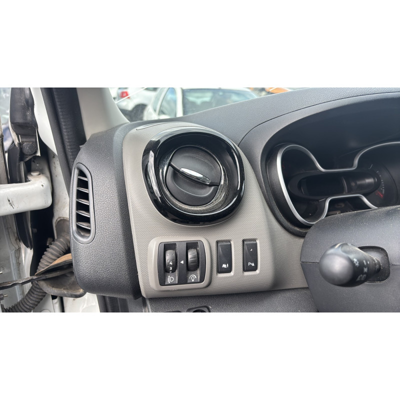 RENAULT TRAFIC 3 COURT PHASE 1 1.6 DCI - 16V TURBO Photo n°24