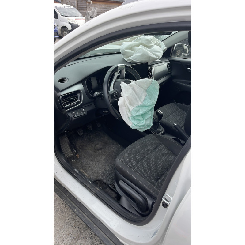 KIA STONIC PHASE 2 1.0 GDI - 12V TURBO HYBRID Photo n°6