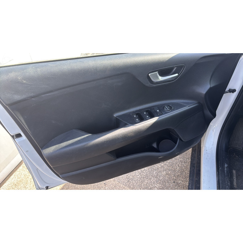 KIA STONIC PHASE 2 1.0 GDI - 12V TURBO HYBRID Photo n°21