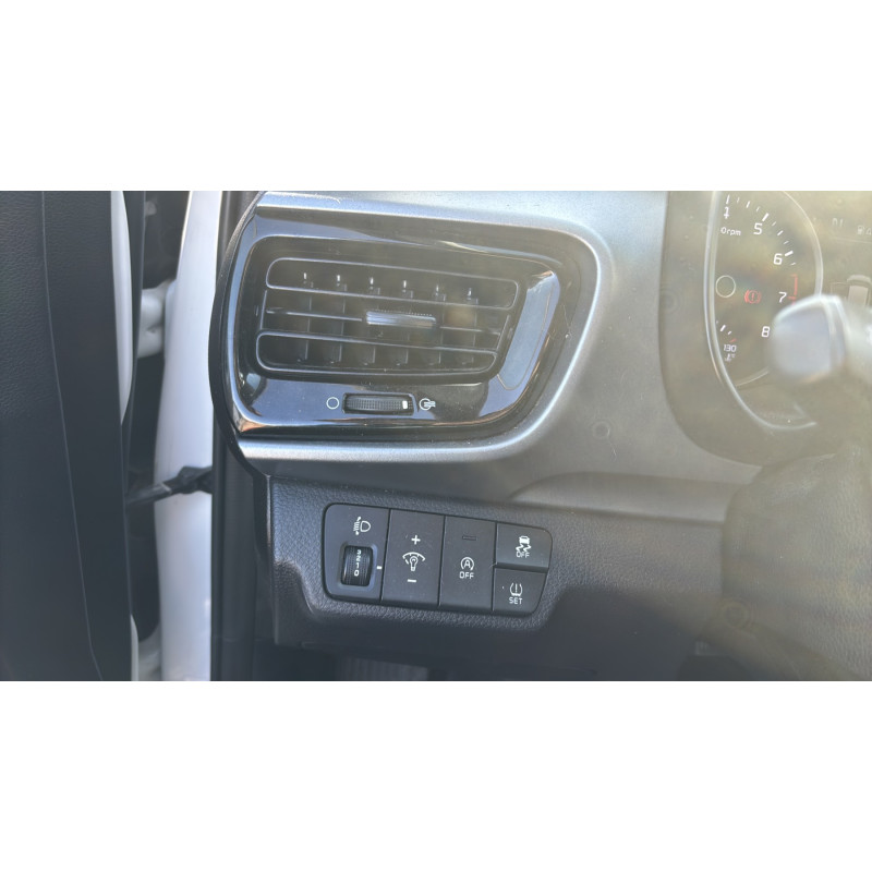 KIA STONIC PHASE 2 1.0 GDI - 12V TURBO HYBRID Photo n°25