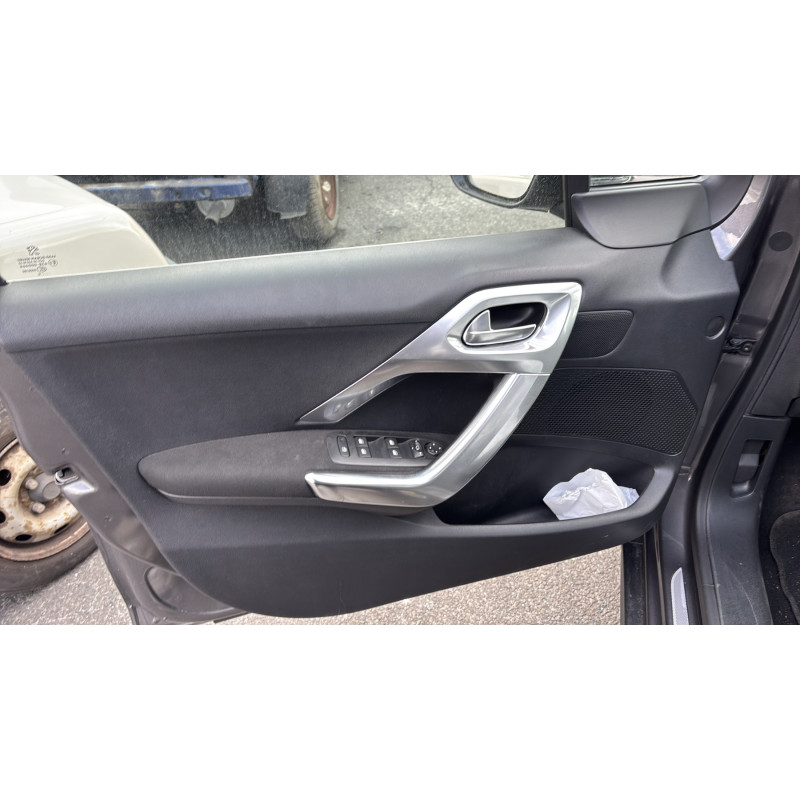 PEUGEOT 2008 1 PHASE 1 1.2 PURETECH - 12V TURBO Photo n°9