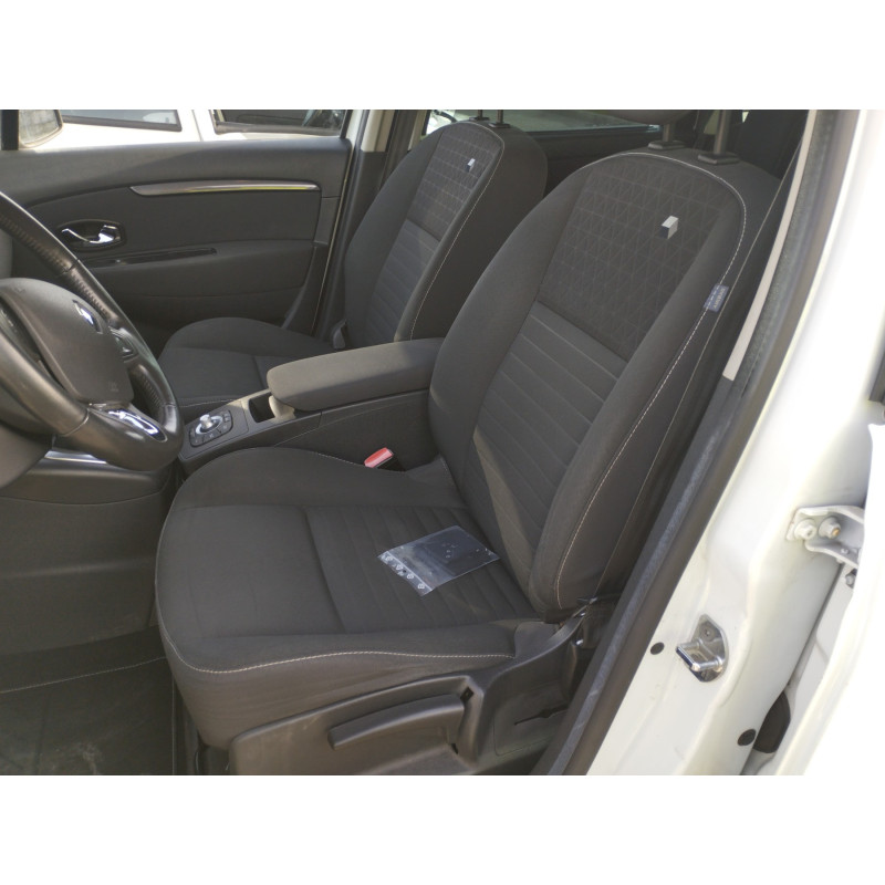 RENAULT GRAND SCENIC 3 PHASE 3 1.2i - 16V TURBO TCE 130 Photo n°11