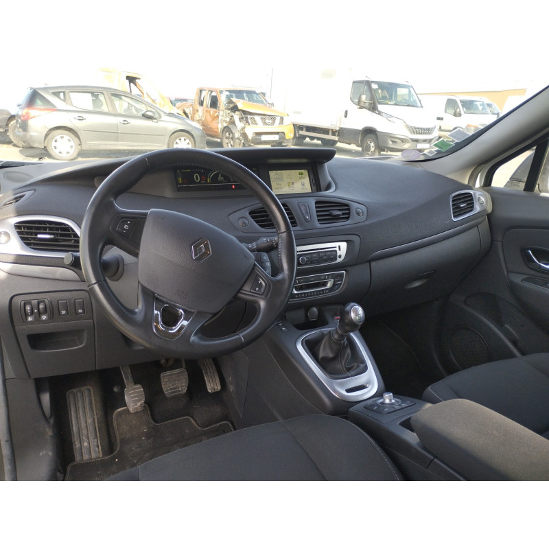 RENAULT GRAND SCENIC 3 PHASE 3 1.2i - 16V TURBO TCE 130 Photo n°14