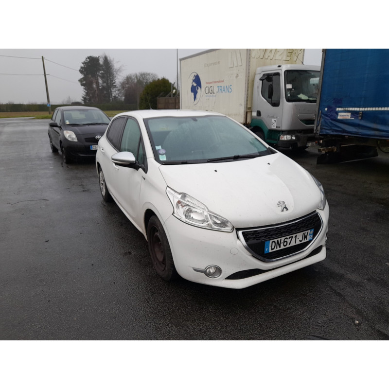 PEUGEOT 208 1 PHASE 1 1.2 VTI - 12V Photo n°3