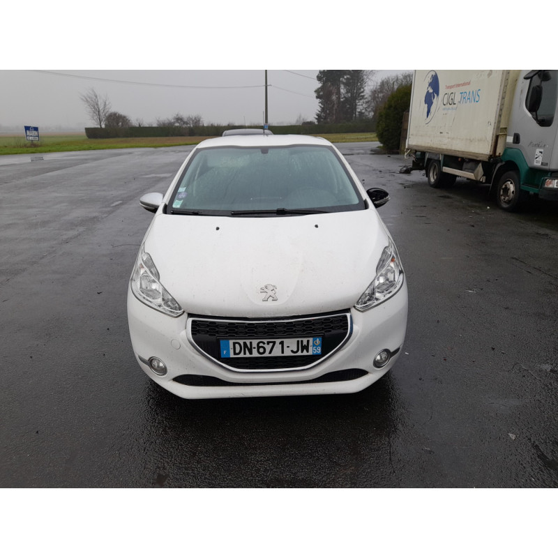 PEUGEOT 208 1 PHASE 1 1.2 VTI - 12V Photo n°5