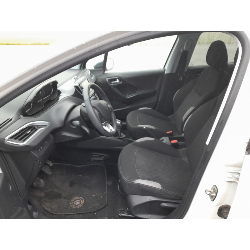 PEUGEOT 208 1 PHASE 1 1.2 VTI - 12V Photo n°7