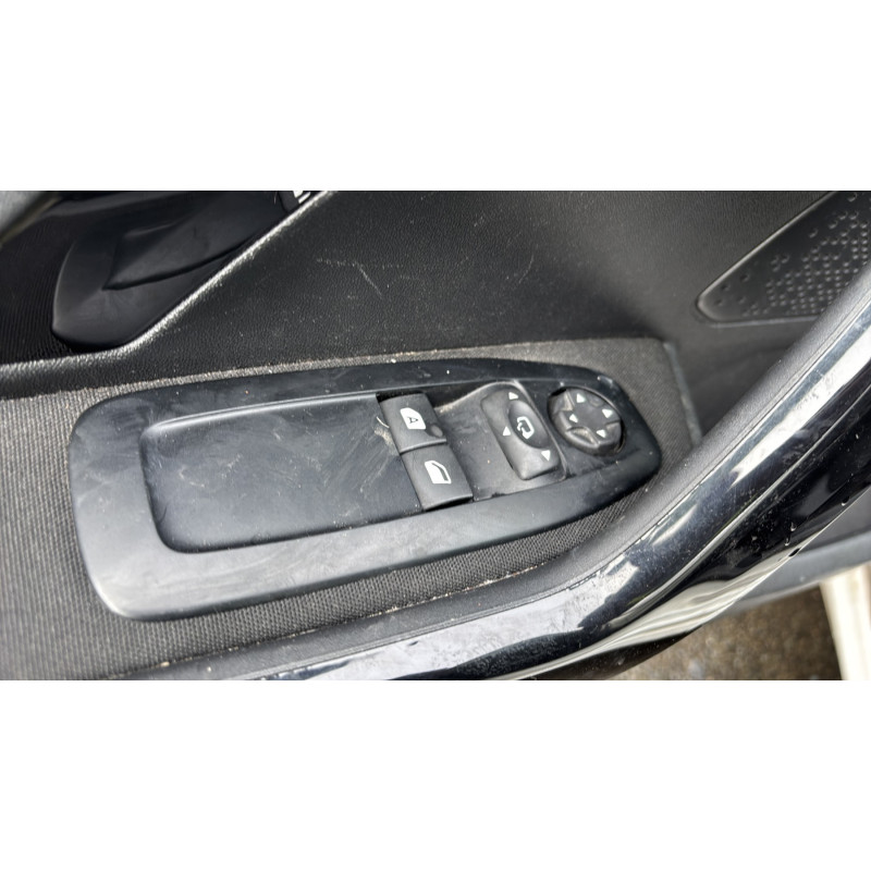 PEUGEOT 208 1 PHASE 1 1.2 VTI - 12V Photo n°22