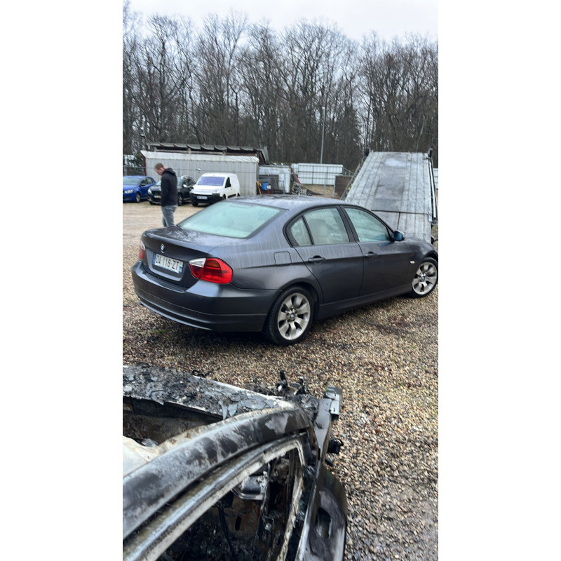 BMW SERIE 3 E90 PHASE 1 320d 2.0D - 16V TURBO Photo n°3