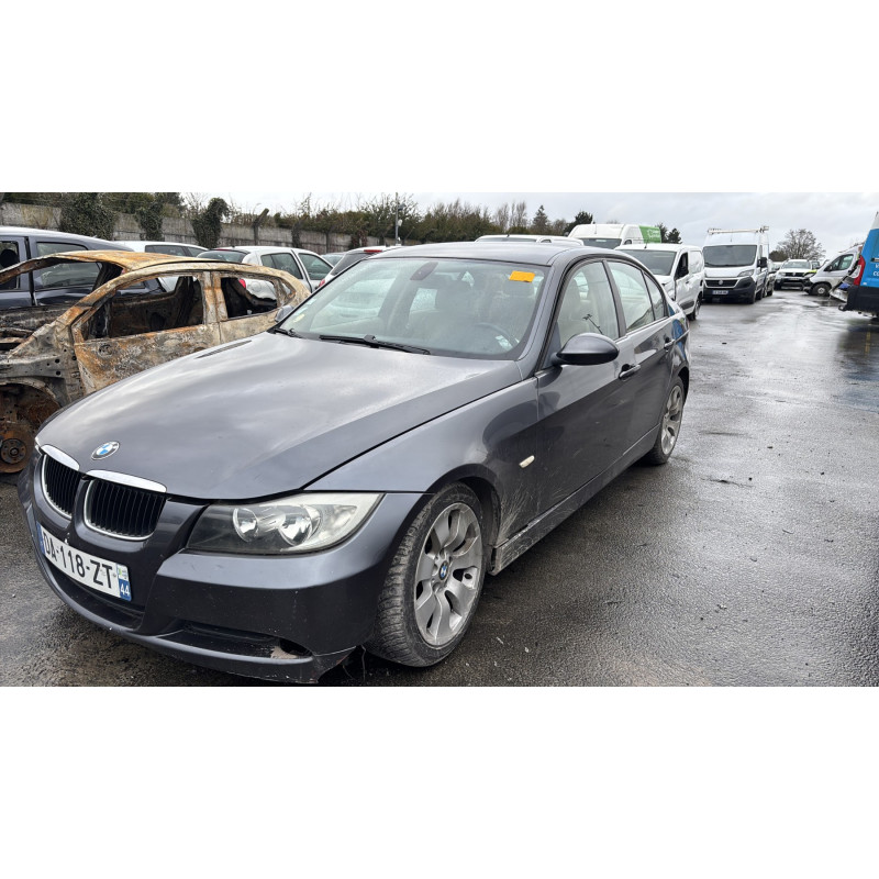 BMW SERIE 3 E90 PHASE 1 320d 2.0D - 16V TURBO Photo n°12