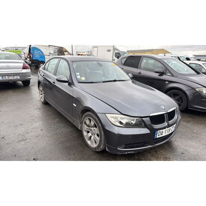 BMW SERIE 3 E90 PHASE 1 320d 2.0D - 16V TURBO Photo n°14